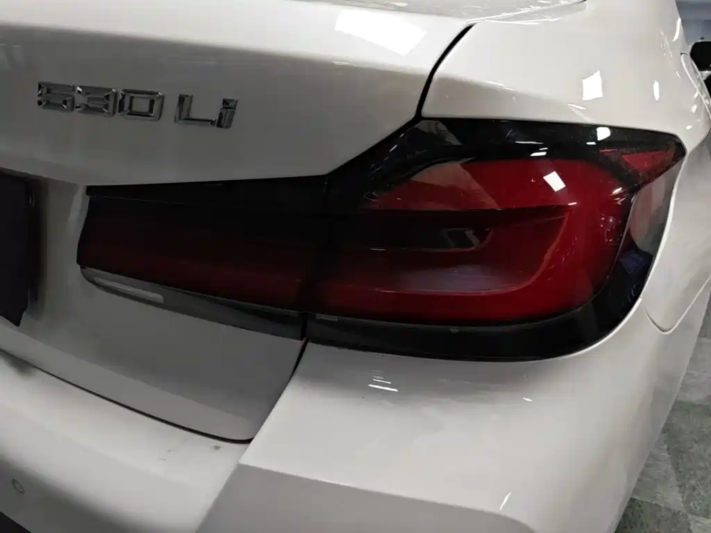 BMW 5 Series — миниатюра 8