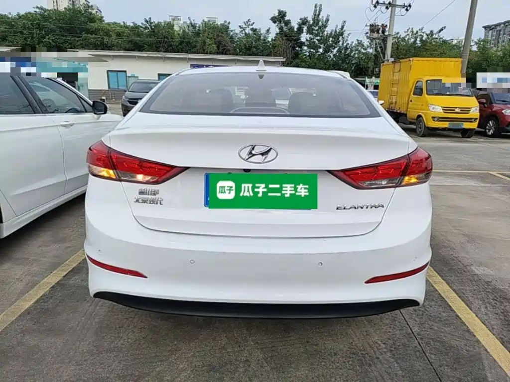 Hyundai Elantra — миниатюра 6