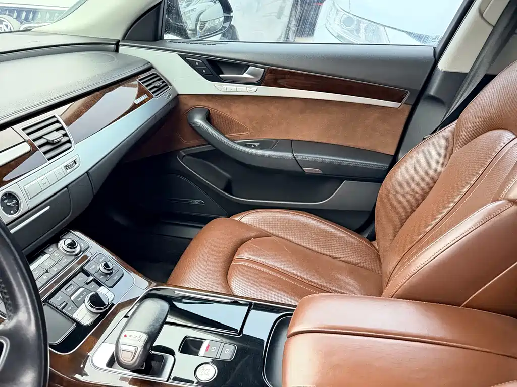 Audi A8 — миниатюра 10