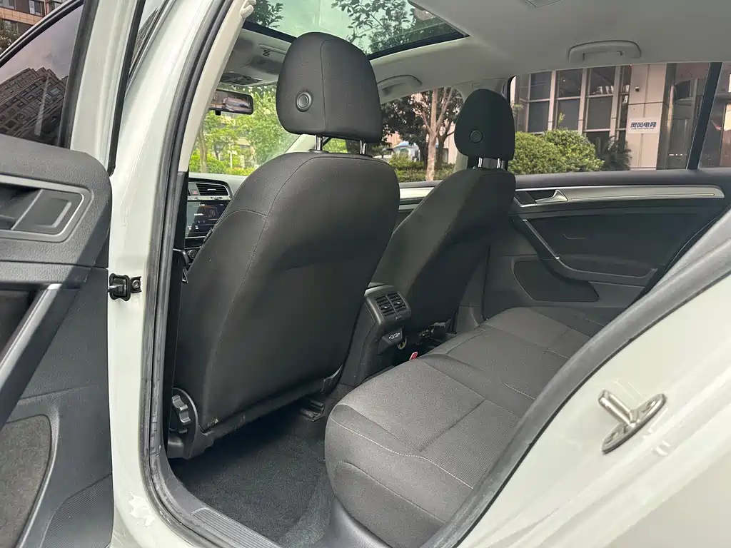 Volkswagen Golf — миниатюра 5