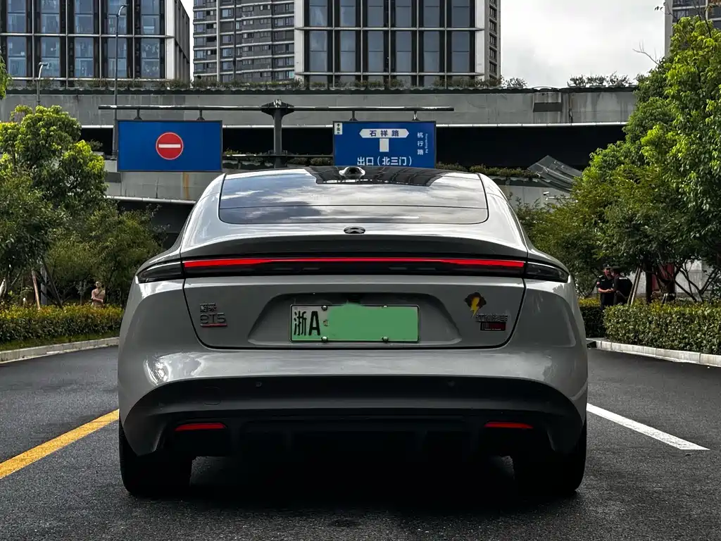 NIO ET5 — миниатюра 5