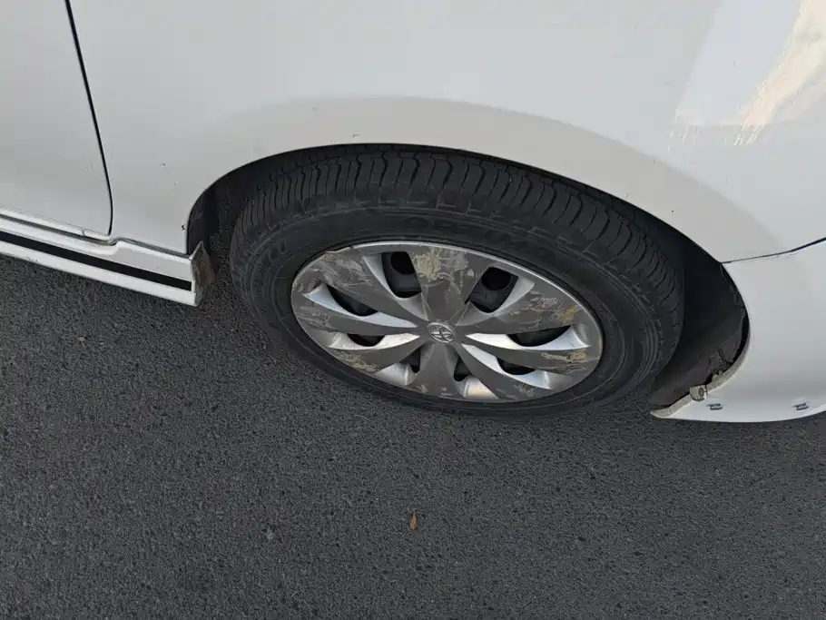 Toyota Yaris L — миниатюра 6