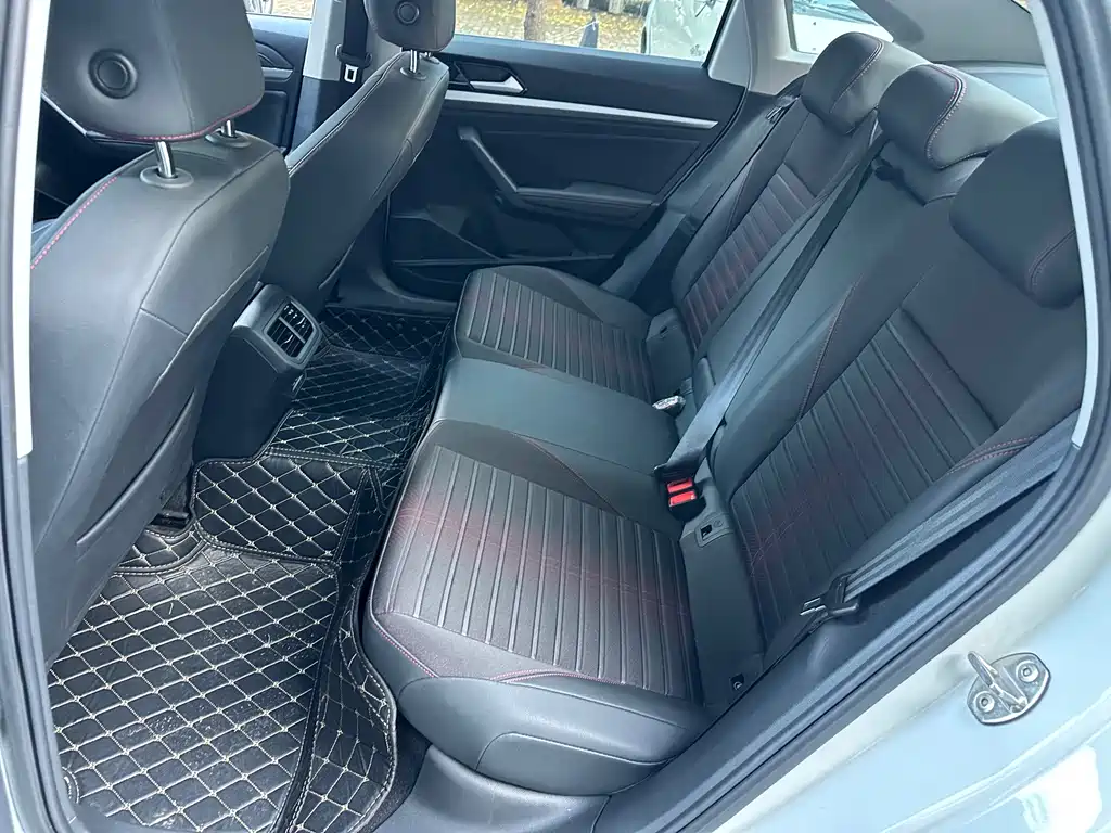 Volkswagen Lavida — миниатюра 6