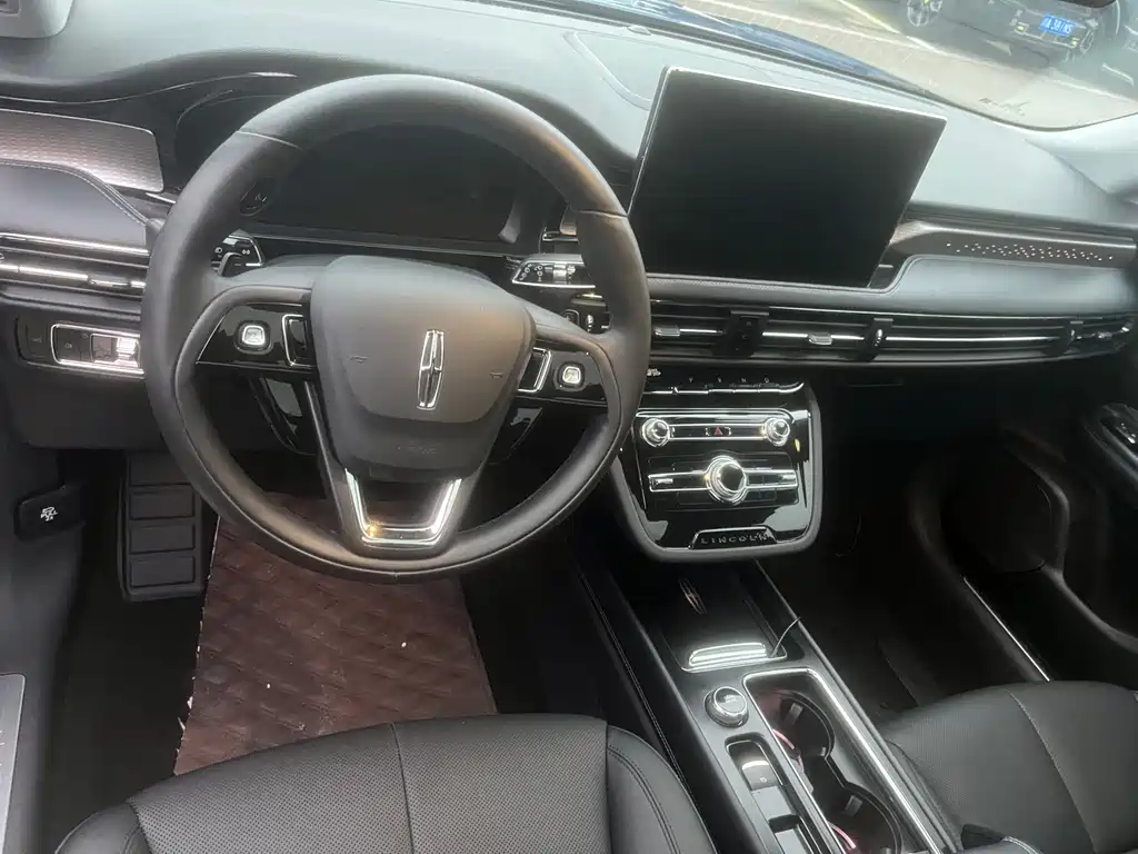 Lincoln Corsair — миниатюра 4