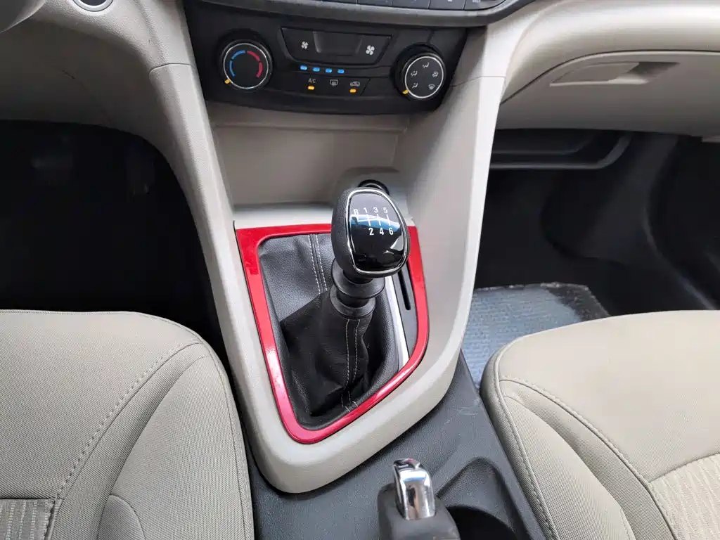 Buick Excelle — миниатюра 13