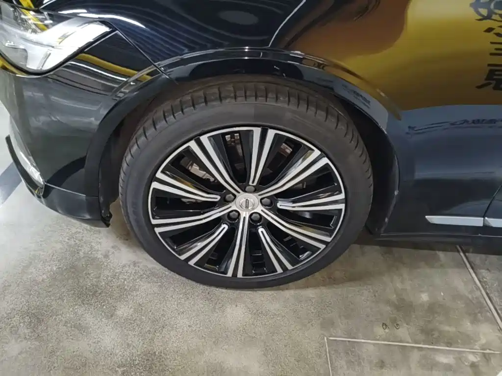 Volvo S90 — миниатюра 23