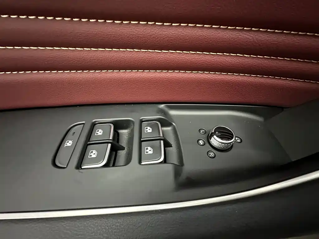 Hongqi Hongqi HS5 — миниатюра 9