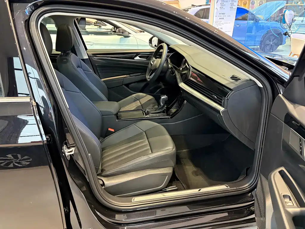 VOLKSWAGEN PASSAT NEW ENERGY