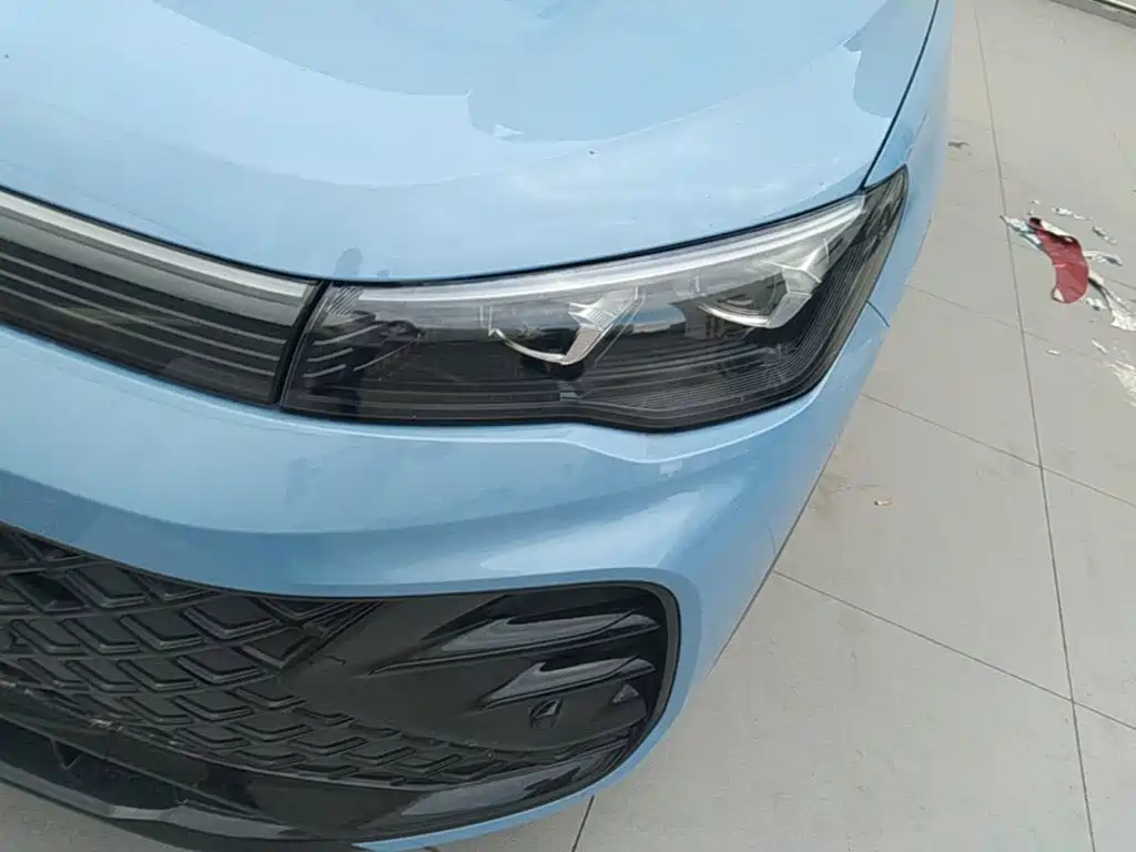 Volkswagen Tiguan L — миниатюра 24
