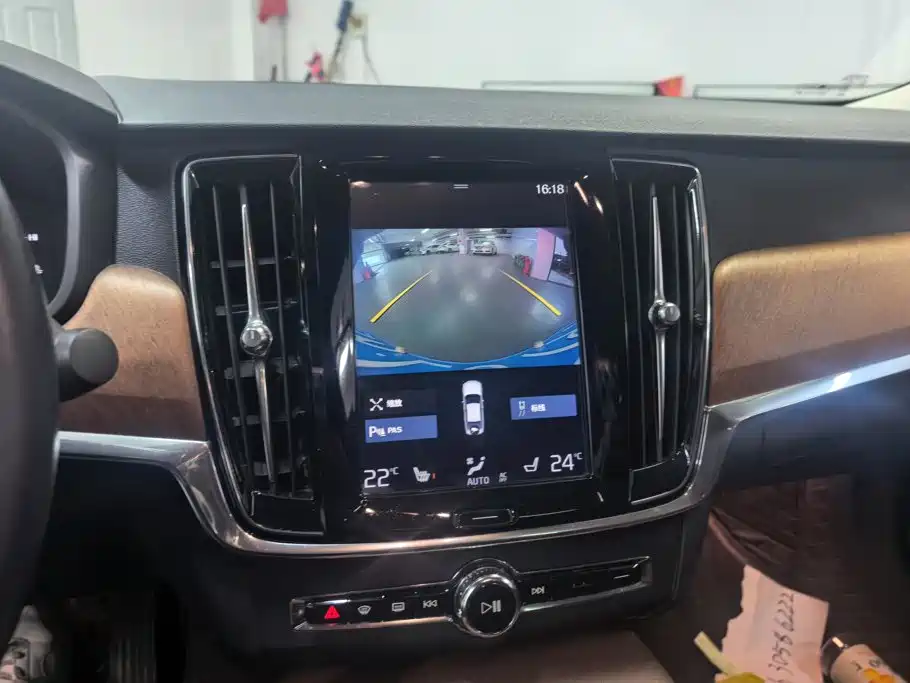 Volvo S90 — миниатюра 13