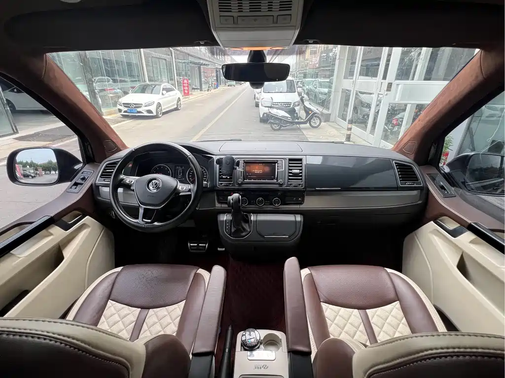 Volkswagen Caravelle 2019 2.0TSI Luxury 7 мест