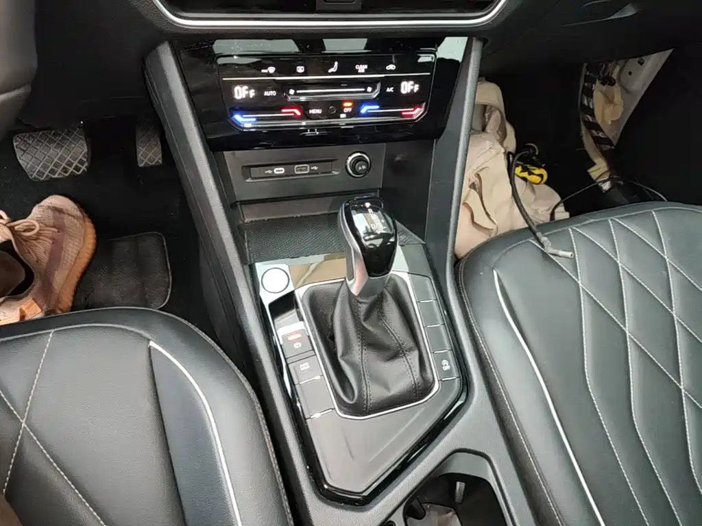 Volkswagen Tiguan L — миниатюра 14