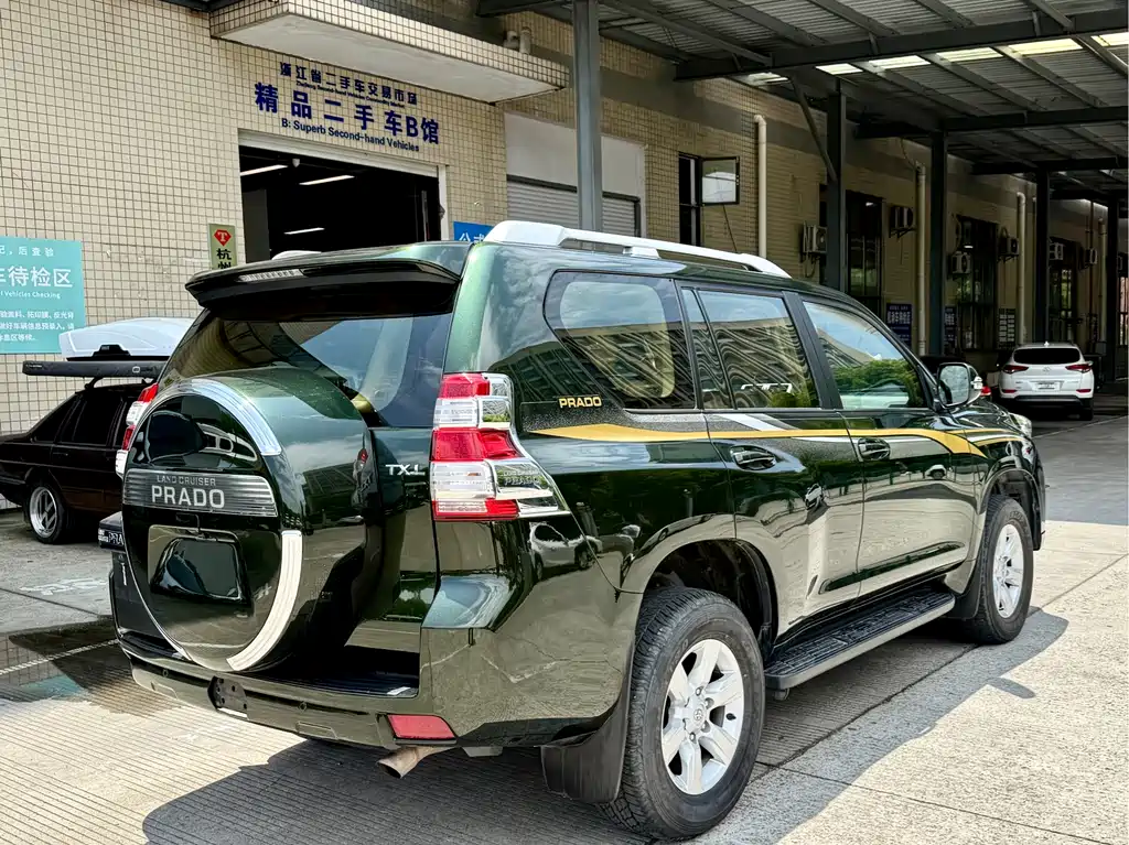Toyota Land Cruiser Prado 2014 2.7L AT Luxury