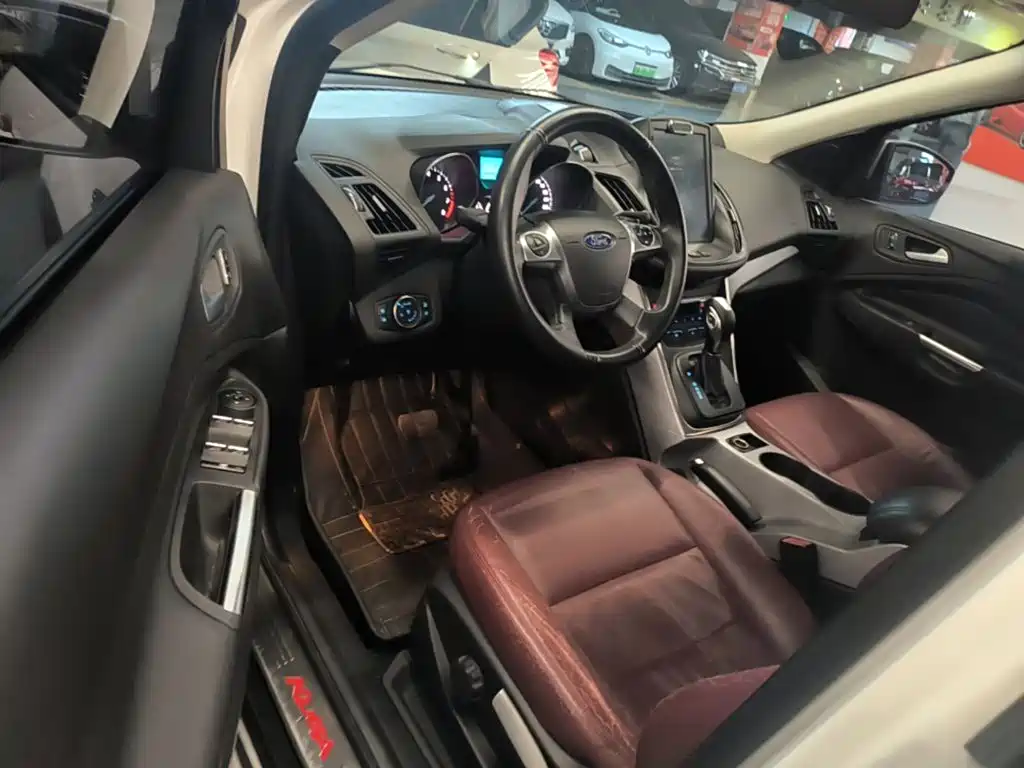 Ford Kuga — миниатюра 16
