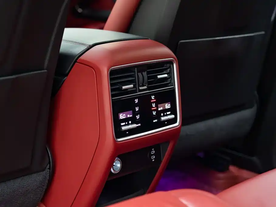 Porsche Cayenne — миниатюра 12