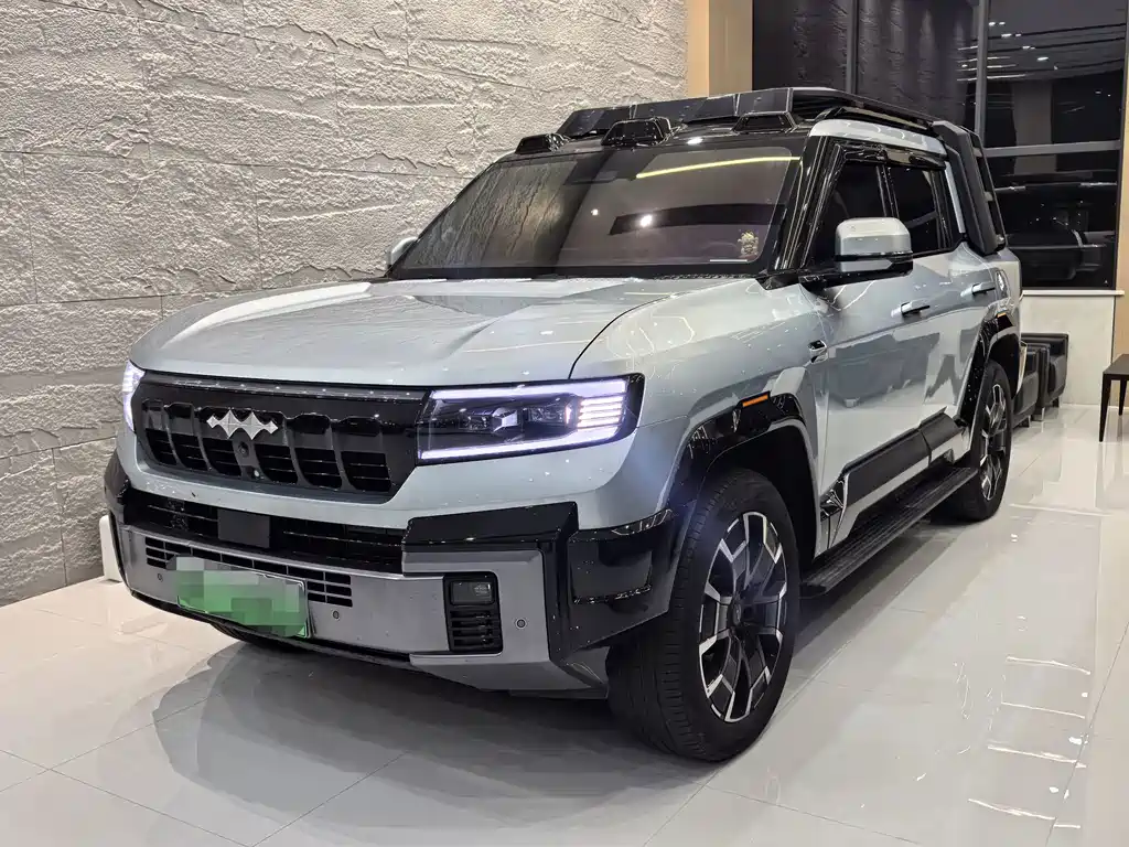 Fang Cheng Bao Leopard 8