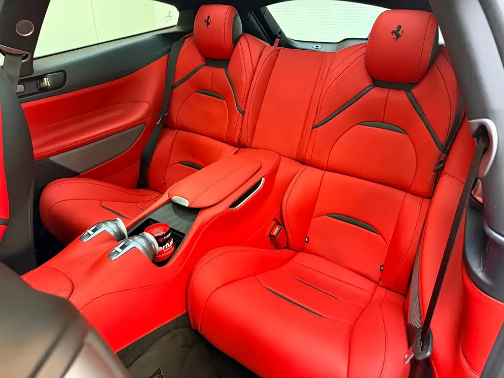 Ferrari GTC4Lusso — миниатюра 10