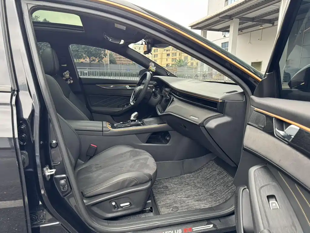 Dongfeng Aeolus Yixuan Max MAX 2021 1.5T