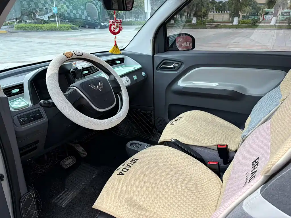 Wuling MINIEV — миниатюра 4