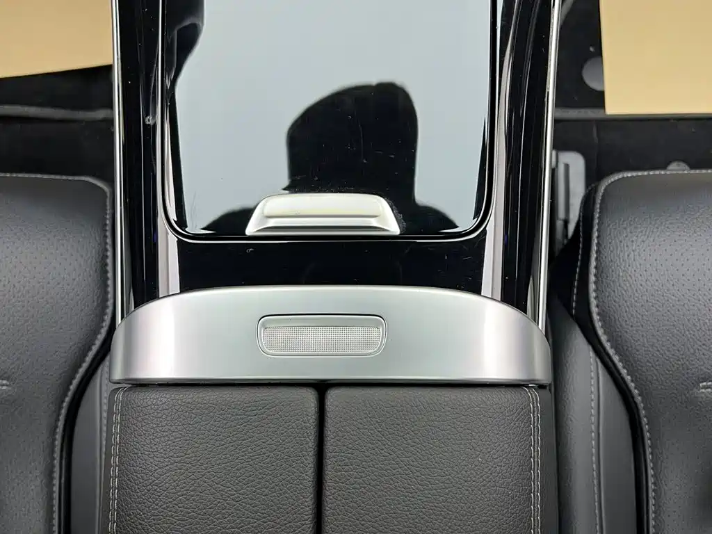 Mercedes-Benz C-Class — миниатюра 10