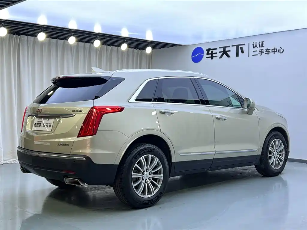 CADILLAC XT5