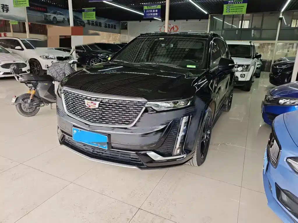 CADILLAC XT6