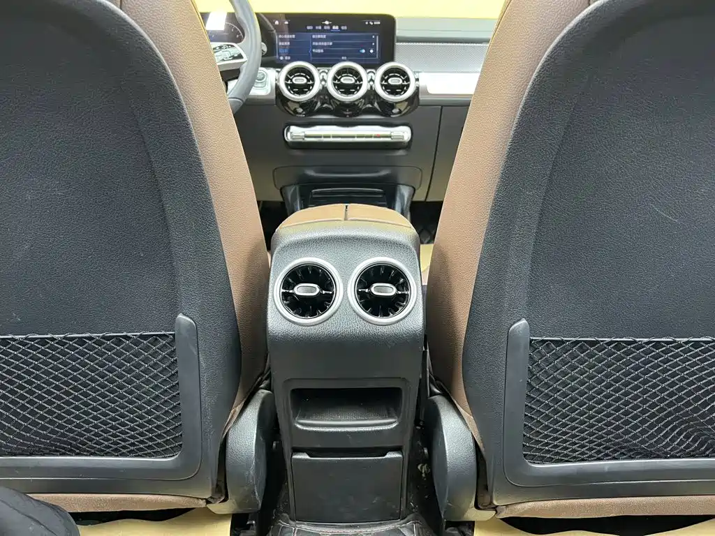 Mercedes-Benz GLB — миниатюра 31