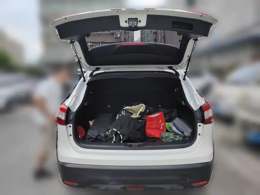 Nissan Qashqai — миниатюра 10