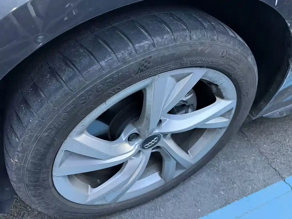 Audi A4L — миниатюра 10