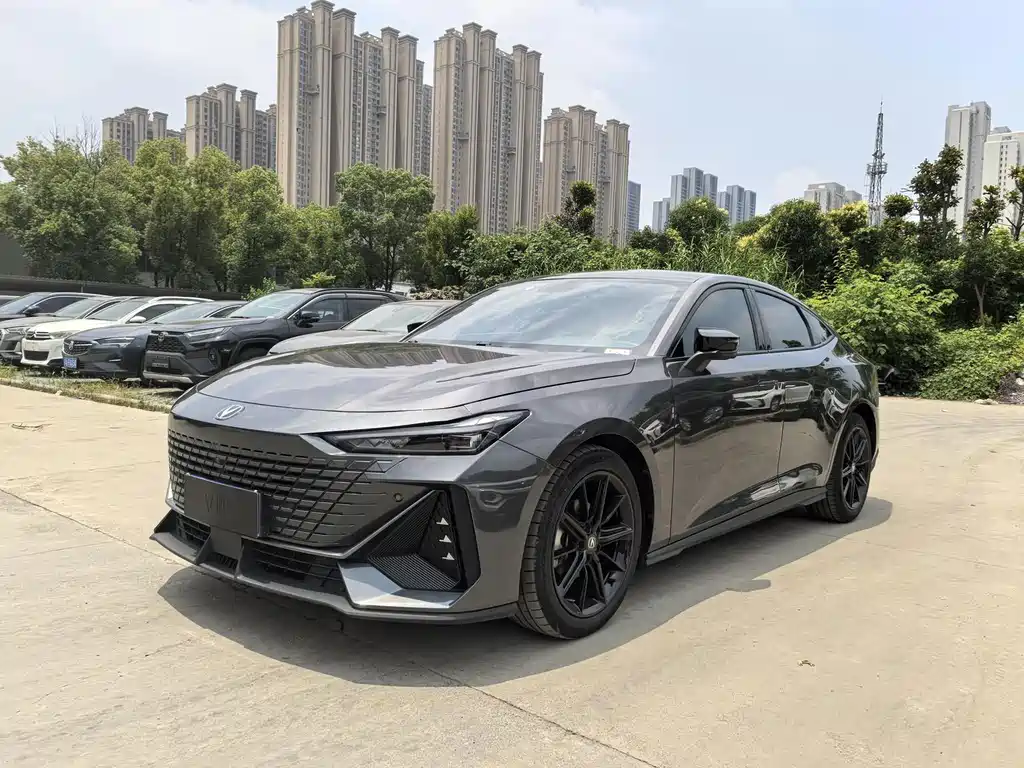 2022 Changan UNI-V - zdjęcie 1 z 13