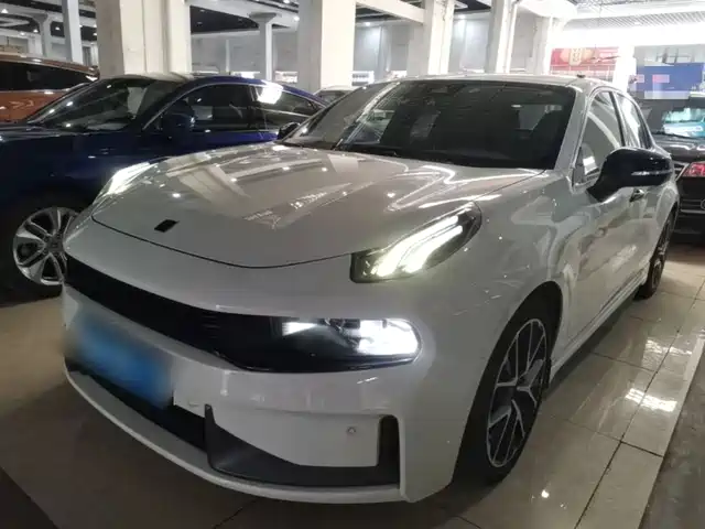 2021 Lynk & Co 03