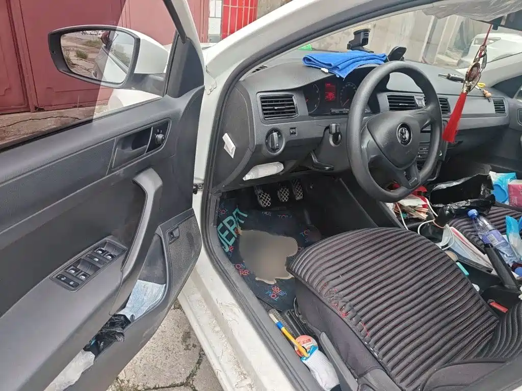 Volkswagen Santana — миниатюра 14