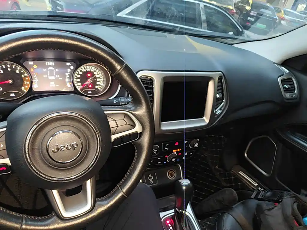 Jeep Compass — миниатюра 10
