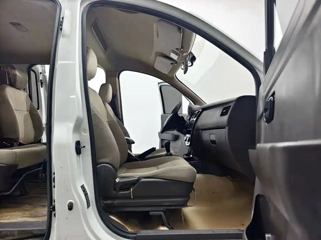 Wuling Hongguang — миниатюра 13