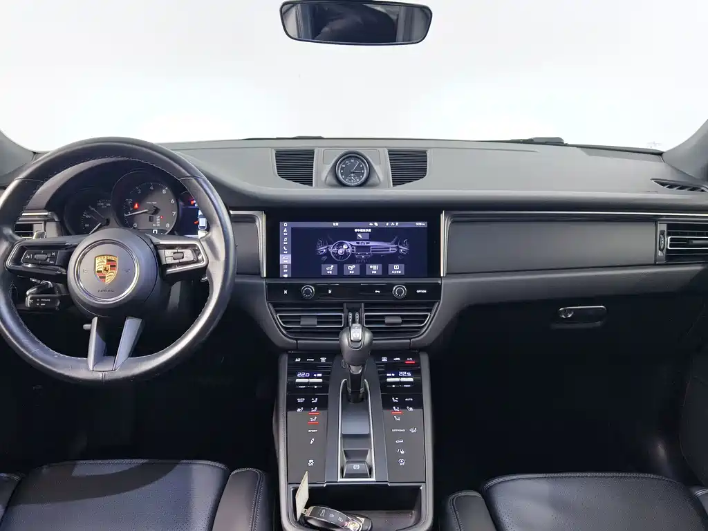 Porsche Macan — миниатюра 12