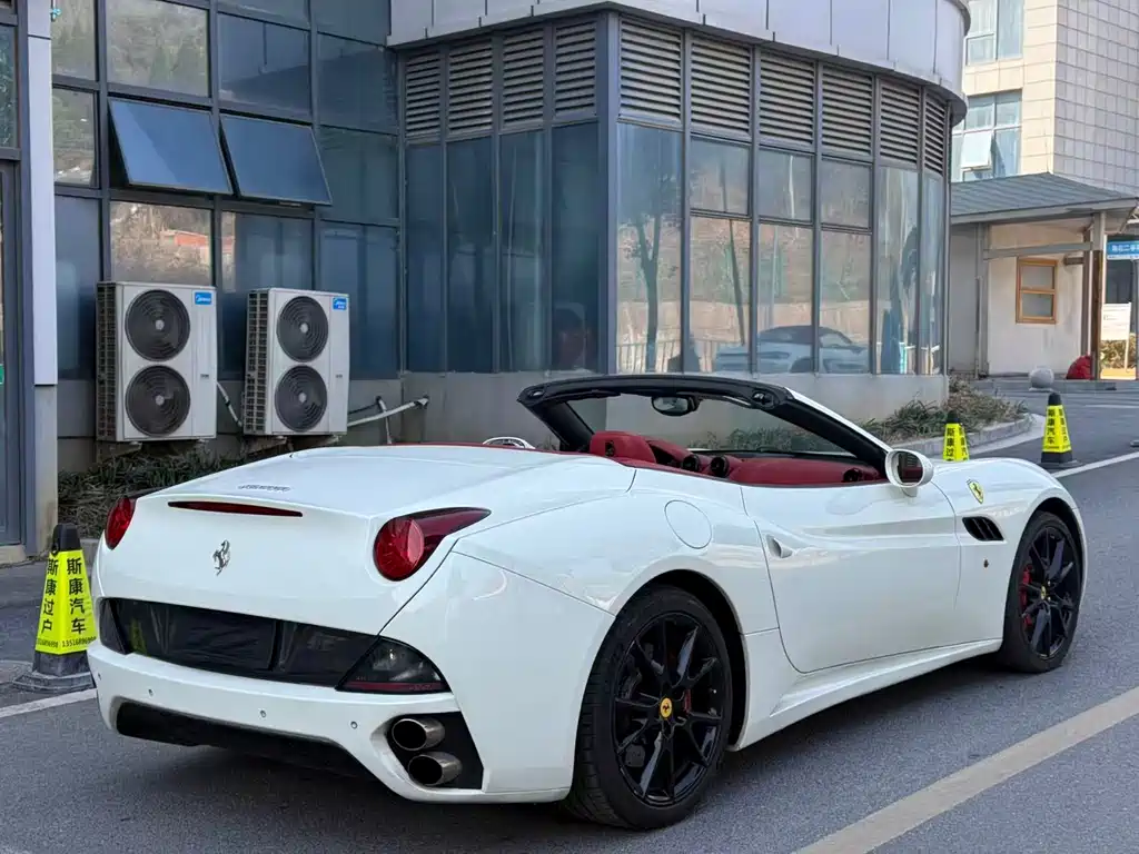 Ferrari California T 2009 4.3L