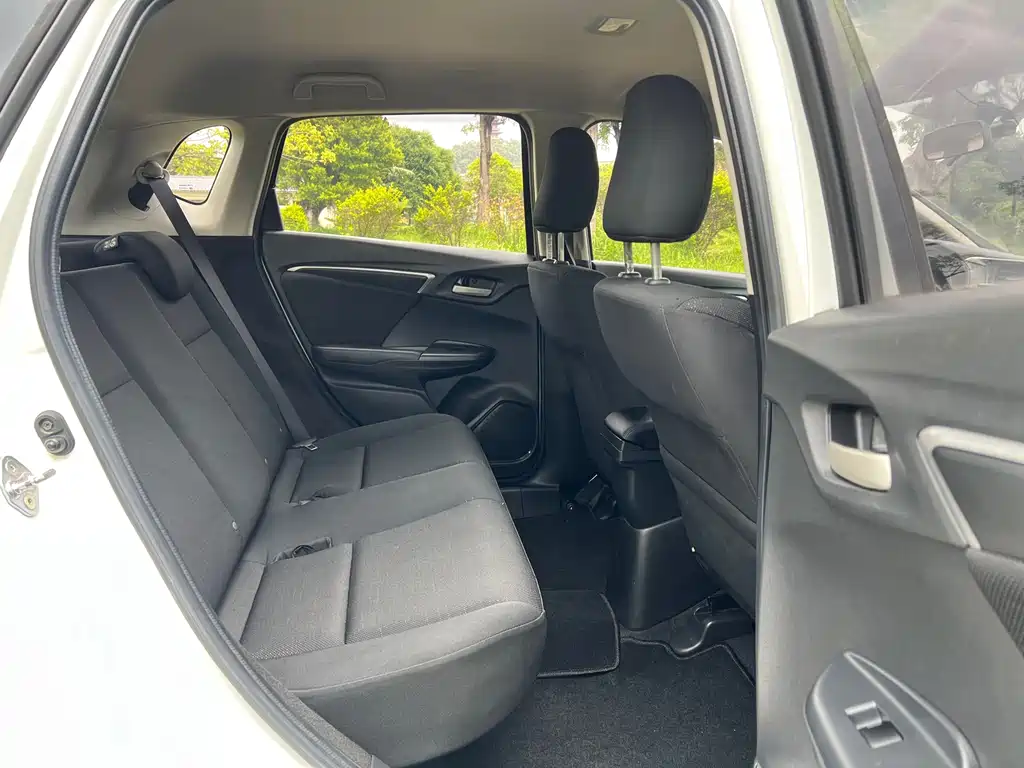 Honda Fit — миниатюра 6