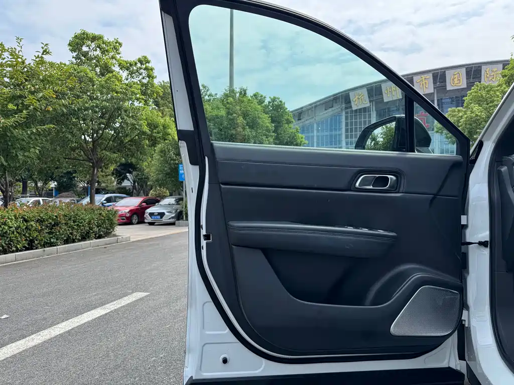 Li Auto Li ONE — миниатюра 23