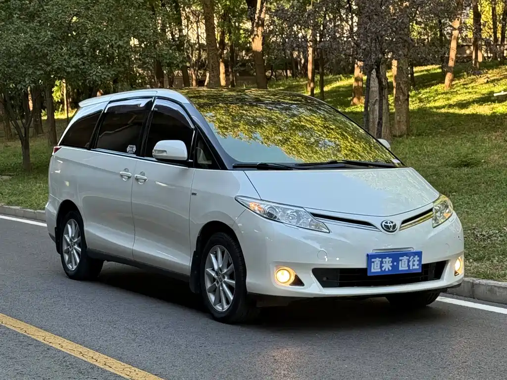 Toyota Previa — миниатюра 3