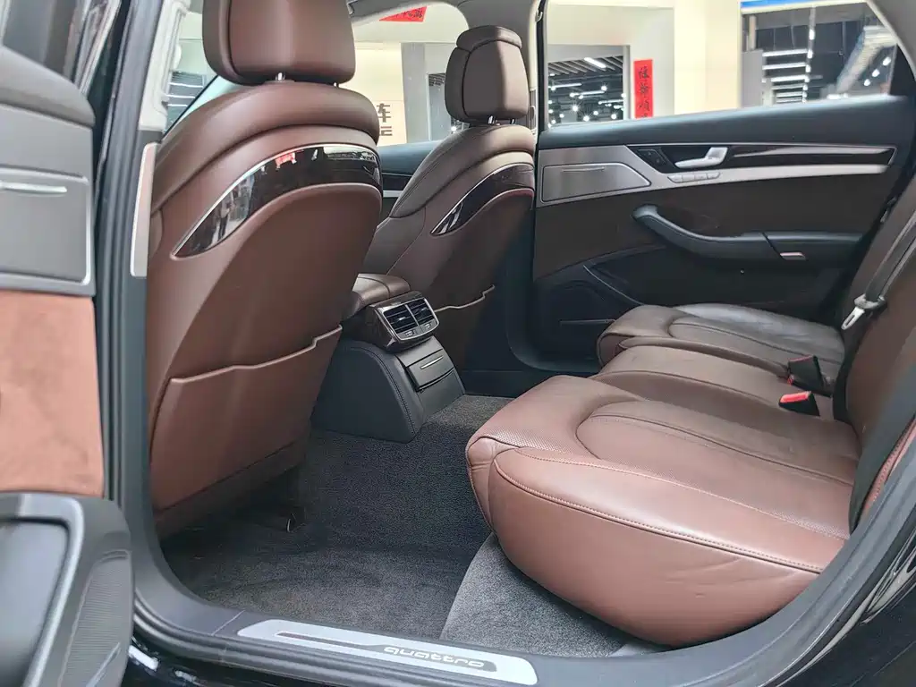 Audi A8 — миниатюра 5