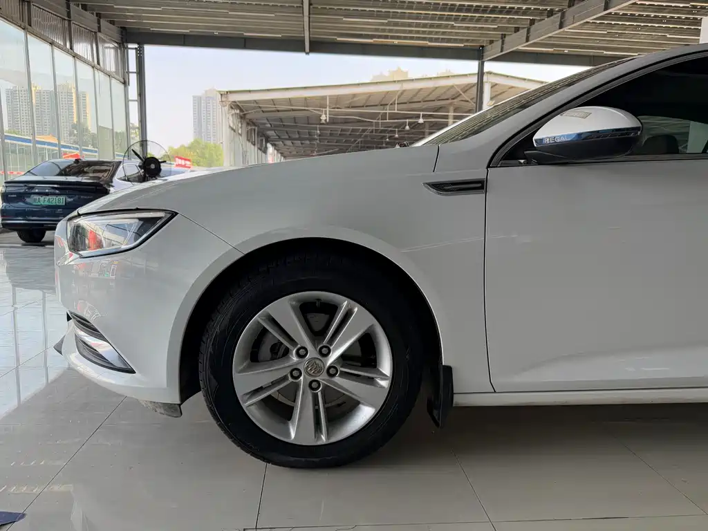 Buick Regal — миниатюра 4