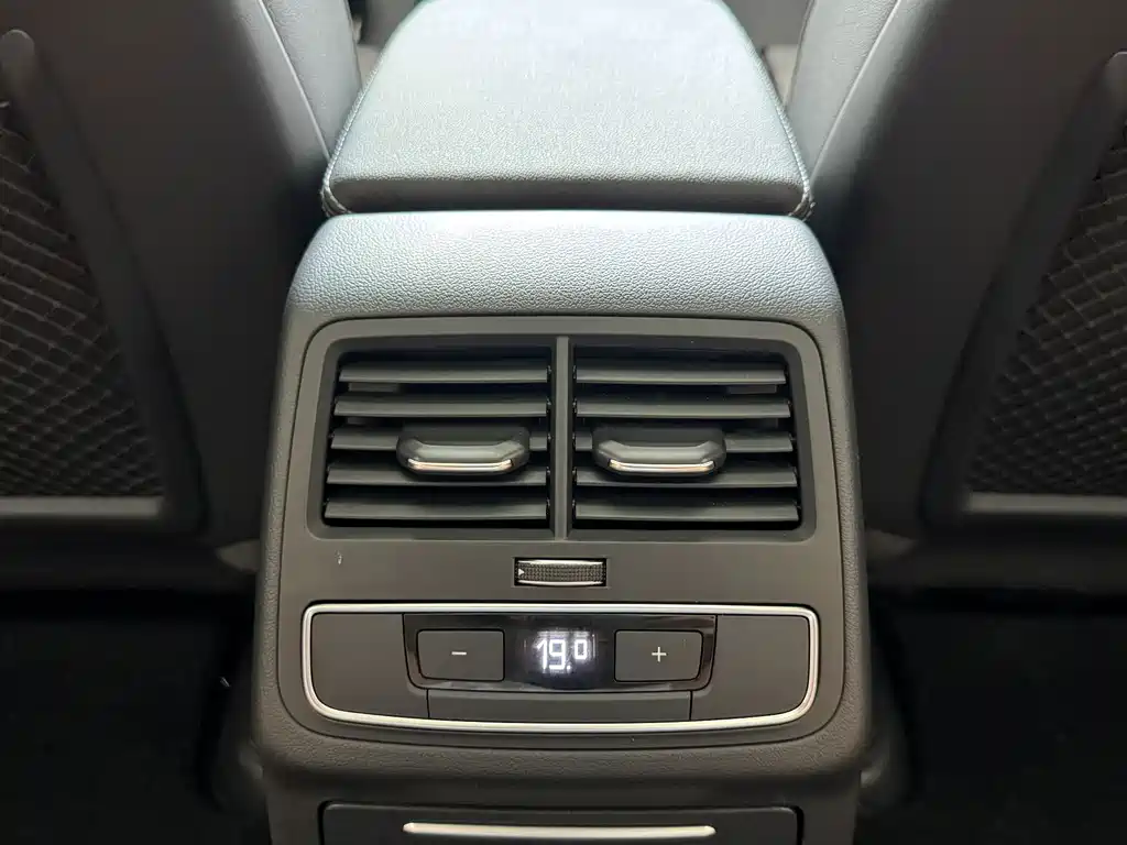 Audi A4L — миниатюра 16