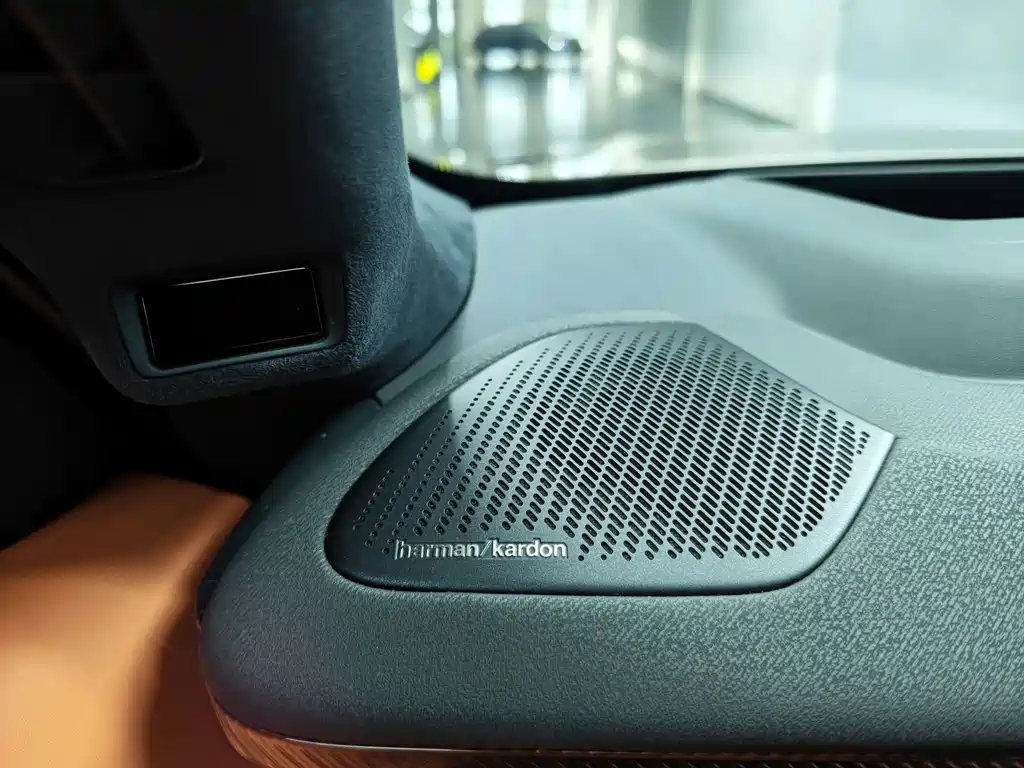 Lynk & Co 900 — миниатюра 18