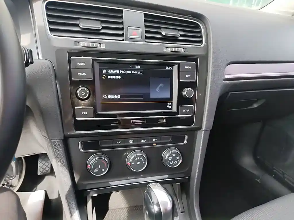 Volkswagen Golf — миниатюра 13