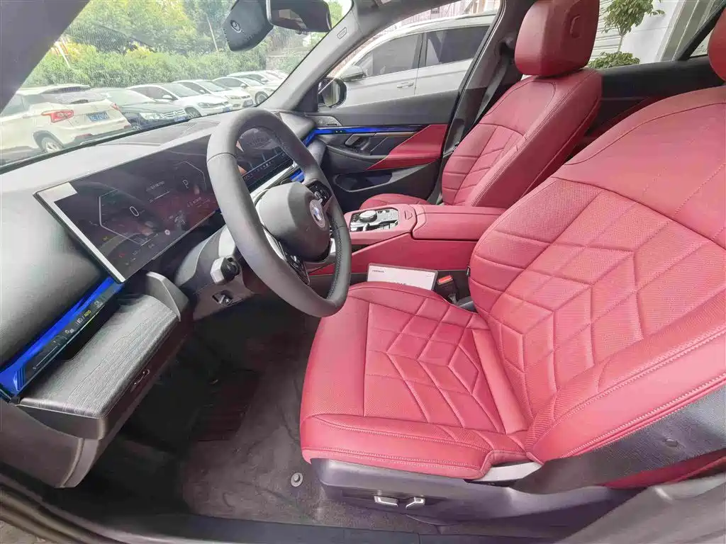 BMW 5 Series — миниатюра 6