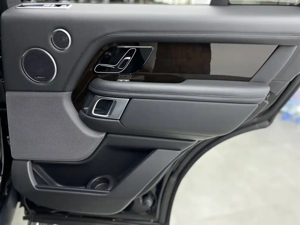 Land Rover Range Rover — миниатюра 34