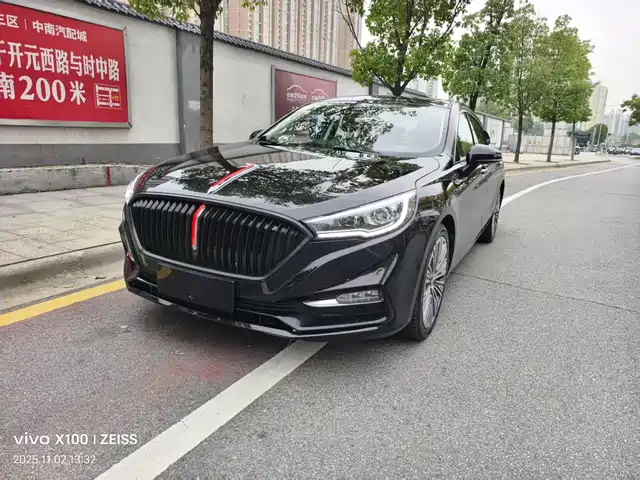 RED FLAG HONGQI H5 2022