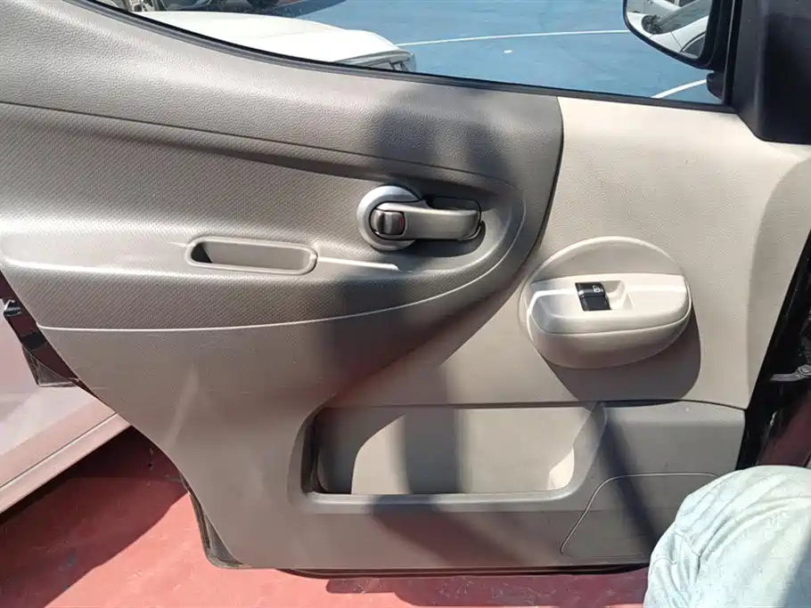 Nissan NV200 2014 1.6L CVT IV