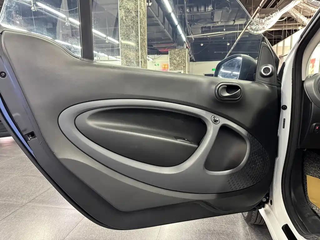 smart Smart Fortwo — миниатюра 6