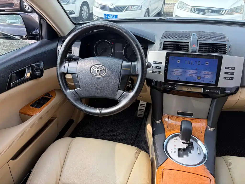 Toyota Reiz — миниатюра 10